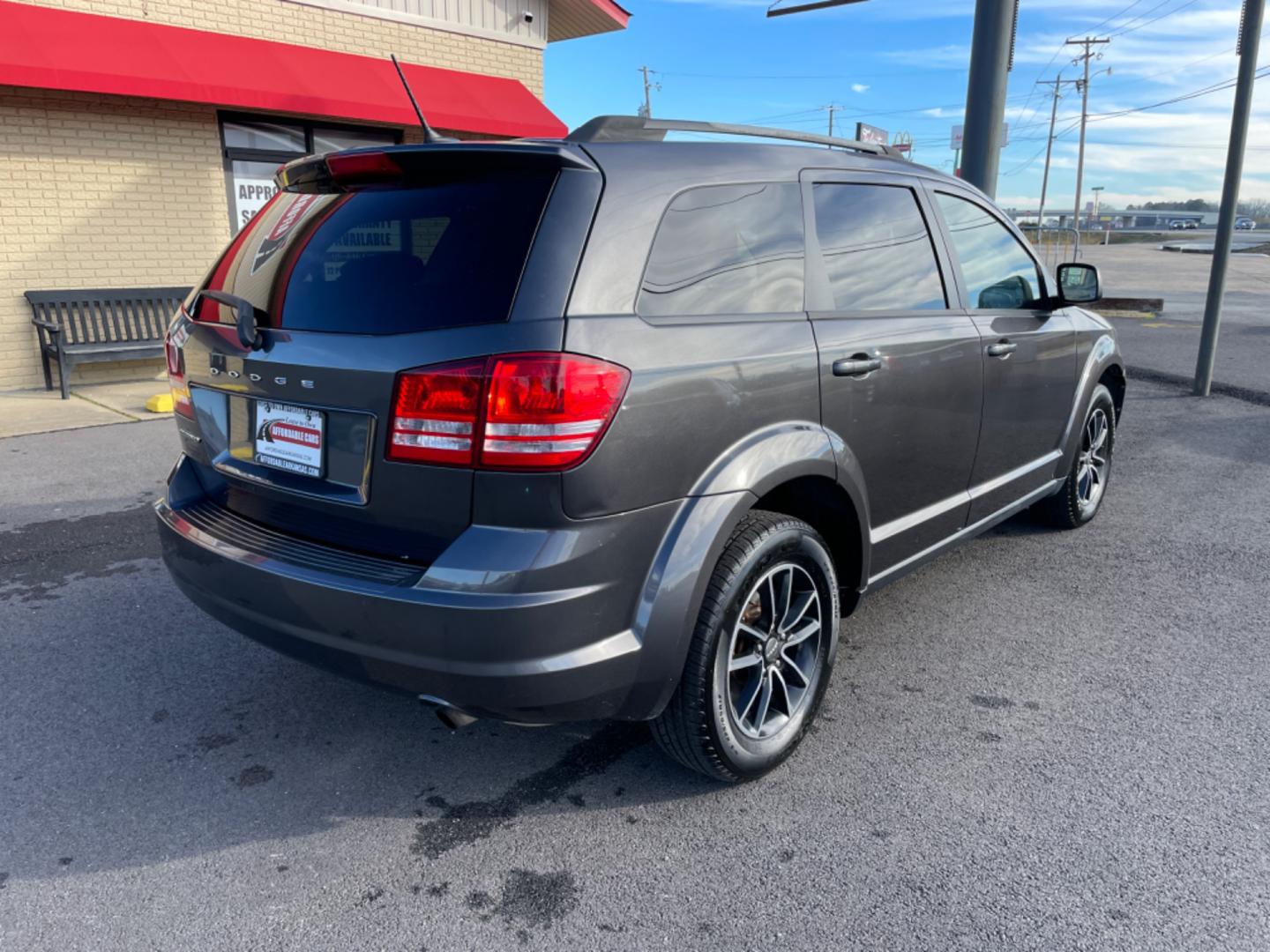 2017 Gray Dodge Journey (3C4PDCAB5HT) with an 4-Cyl, 2.4 Liter engine, Auto, 4-Spd AutoStick transmission, located at 8008 Warden Rd, Sherwood, AR, 72120, (501) 801-6100, 34.830078, -92.186684 - Photo#7